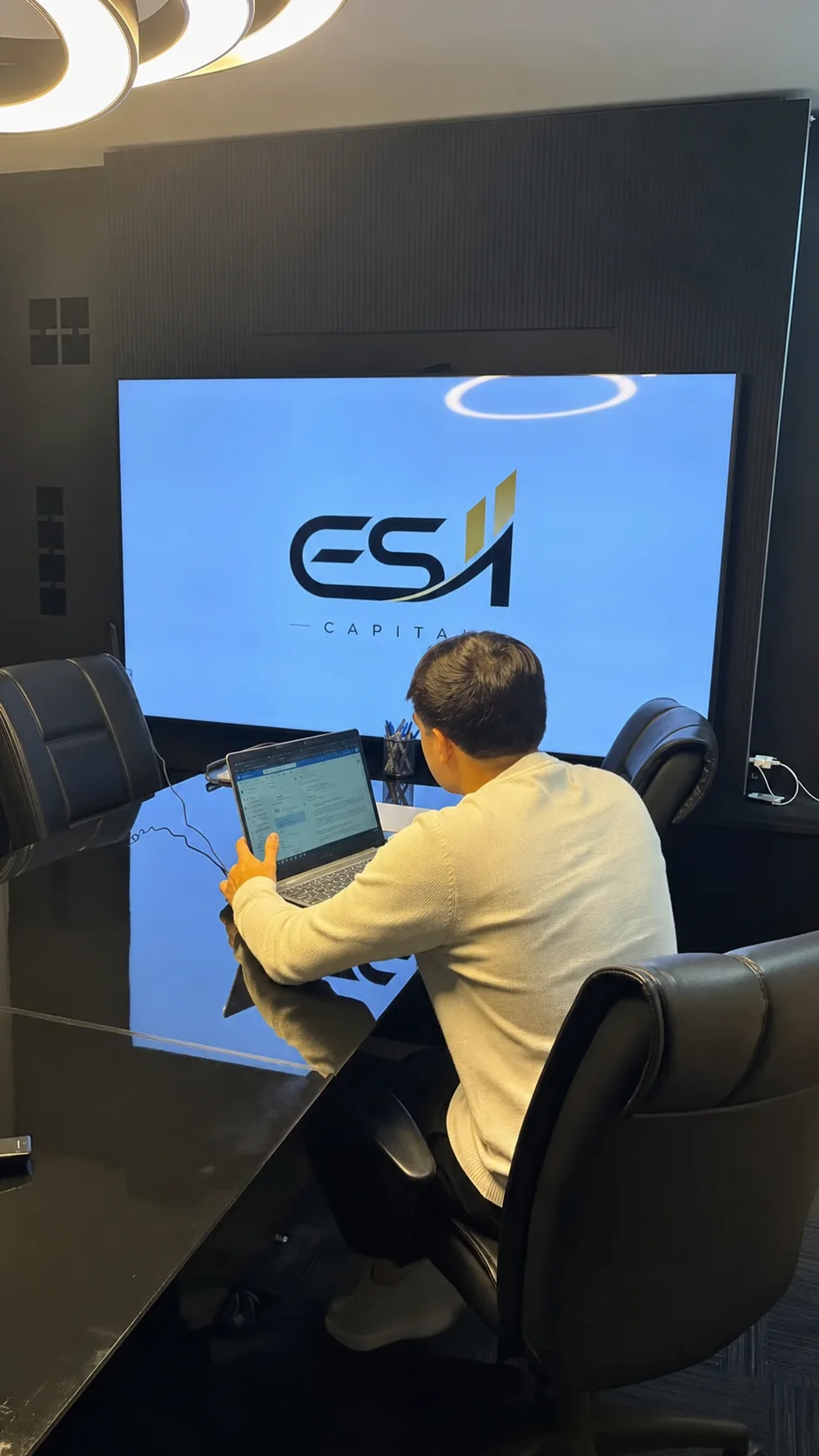 Felipe Soares em reunião na ES11 Capital